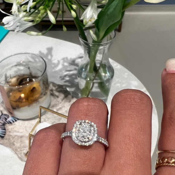 Tiffany Soleste Diamond ring - Picture 1 of 13